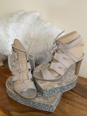 Simply Vera Vera Wang Taupe Lace-Up Strappy High Heel Sandals